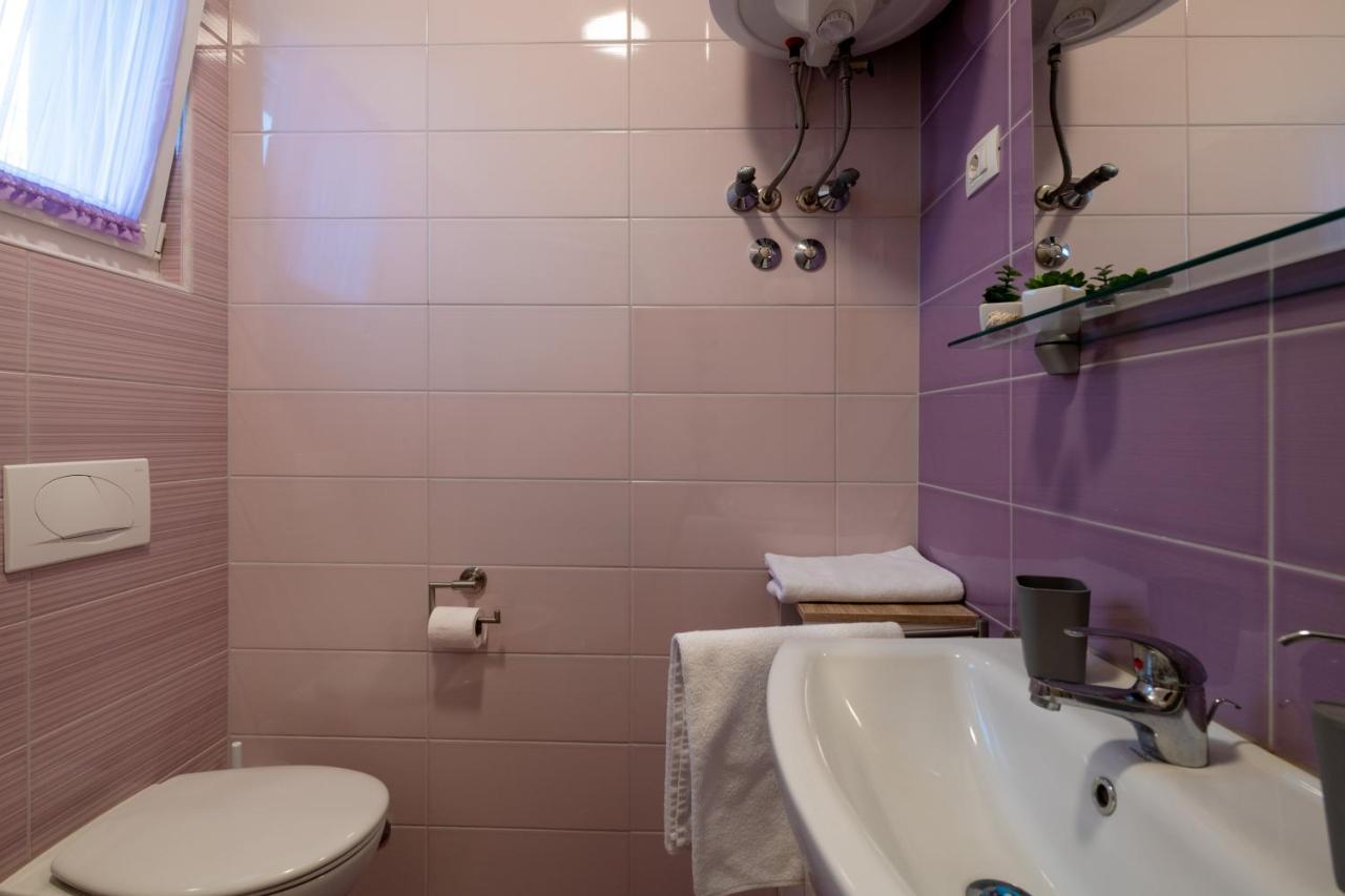 Apartments Greta & Ivona พูลา ภายนอก รูปภาพ