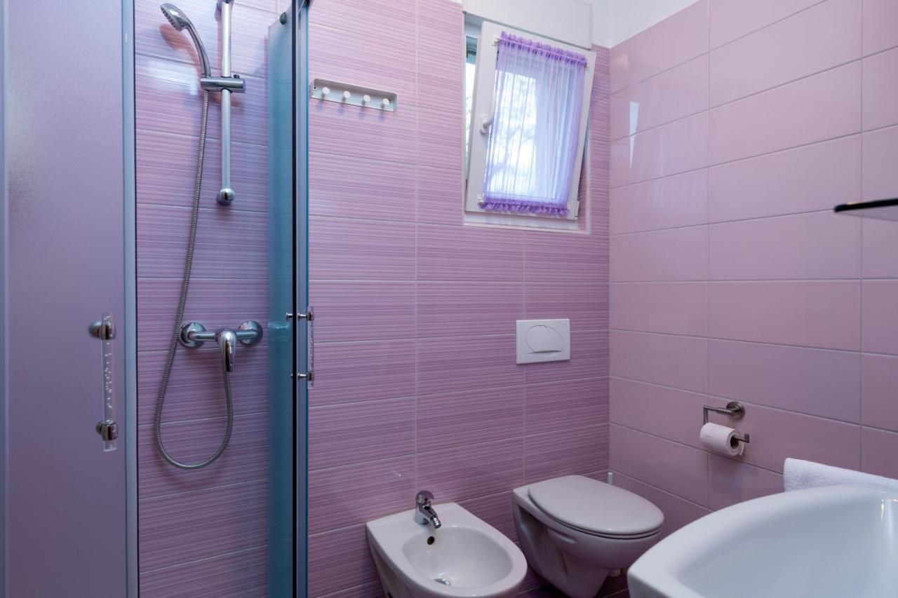 Apartments Greta & Ivona พูลา ภายนอก รูปภาพ