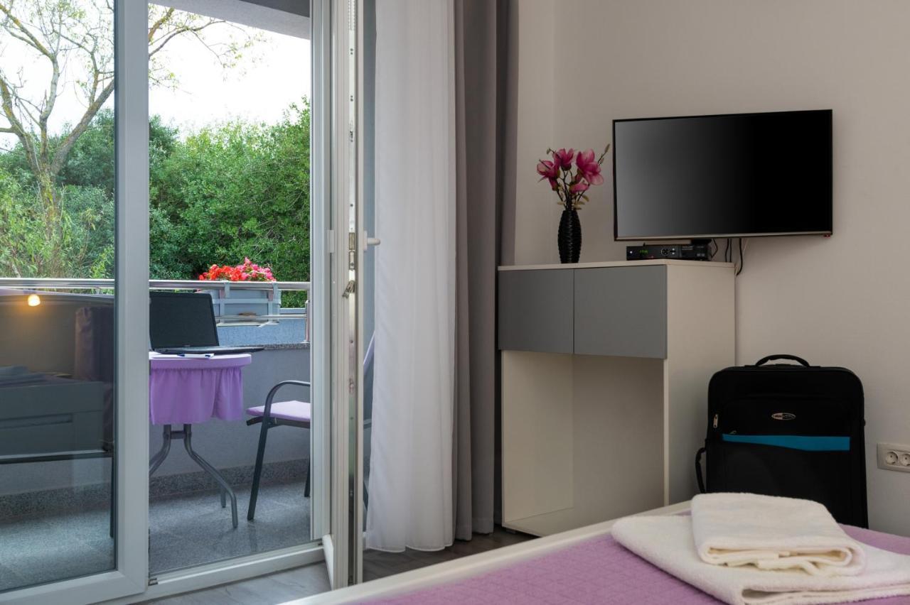 Apartments Greta & Ivona พูลา ภายนอก รูปภาพ