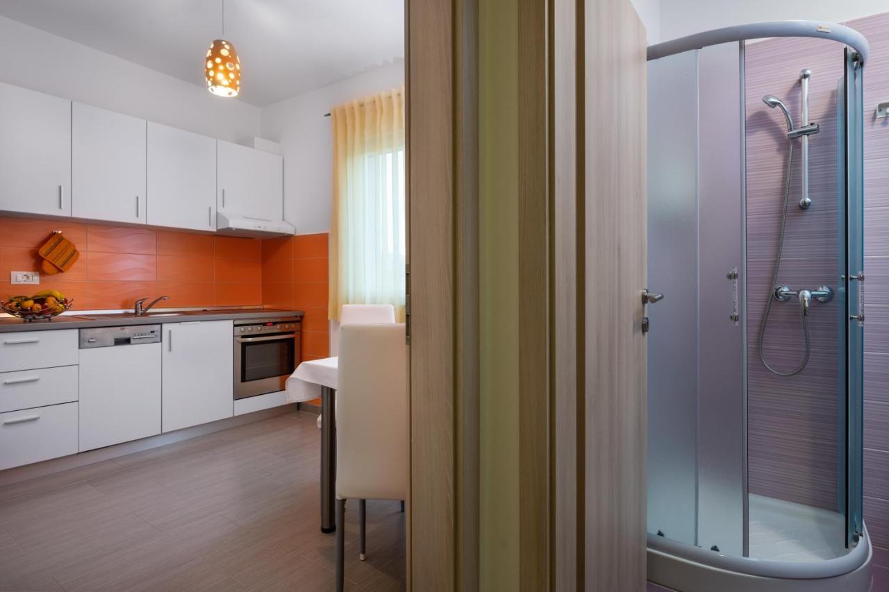 Apartments Greta & Ivona พูลา ภายนอก รูปภาพ