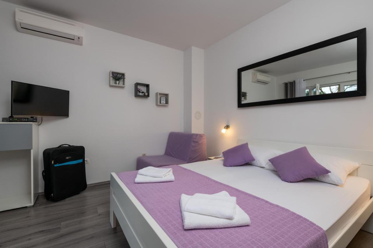 Apartments Greta & Ivona พูลา ภายนอก รูปภาพ
