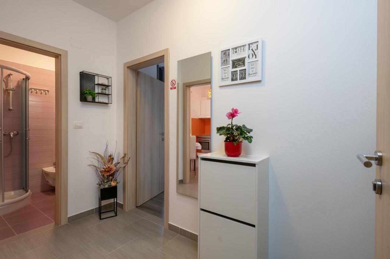 Apartments Greta & Ivona พูลา ภายนอก รูปภาพ