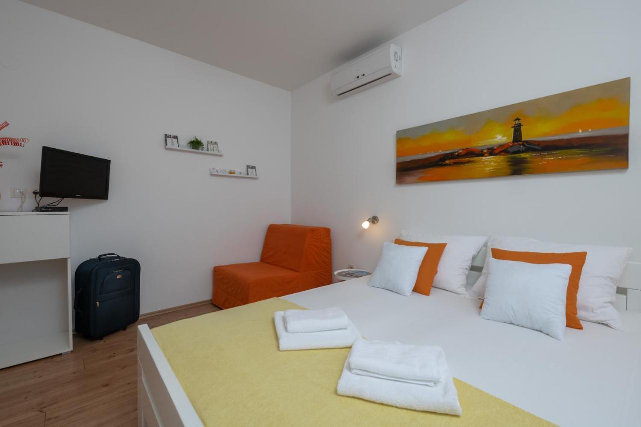 Apartments Greta & Ivona พูลา ภายนอก รูปภาพ