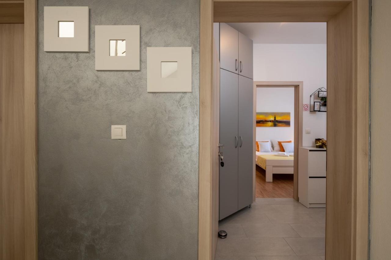 Apartments Greta & Ivona พูลา ภายนอก รูปภาพ