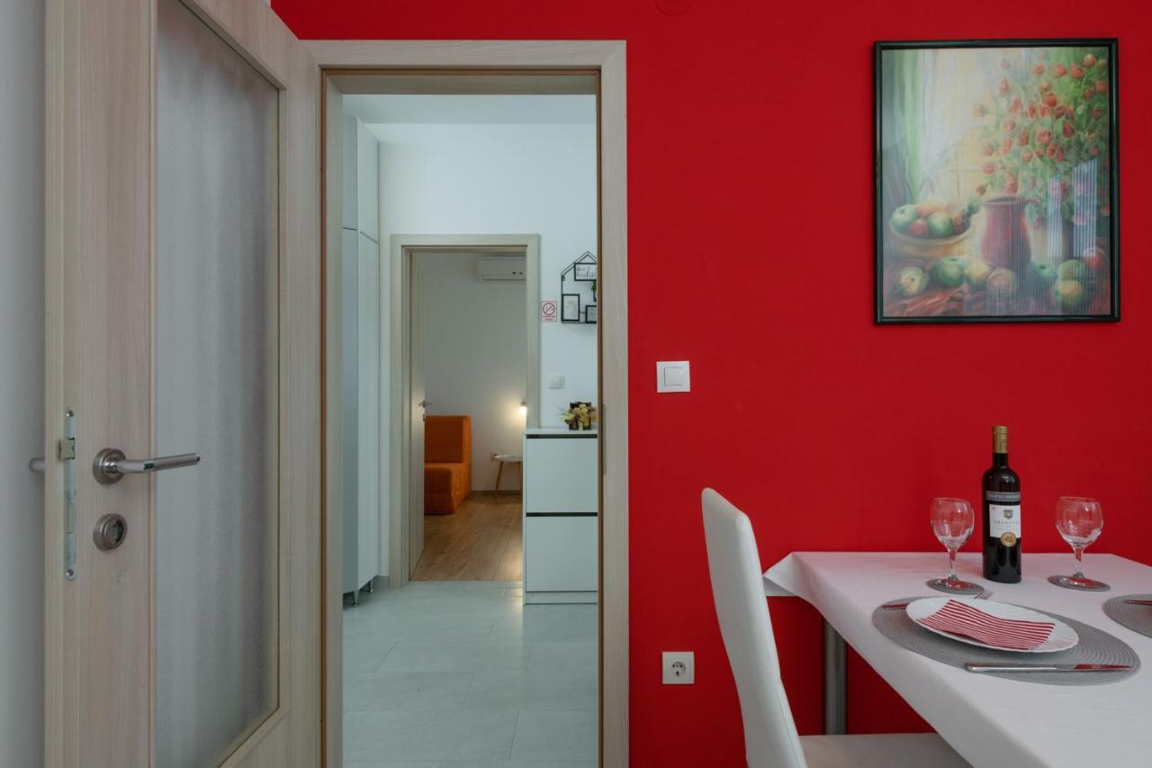 Apartments Greta & Ivona พูลา ภายนอก รูปภาพ
