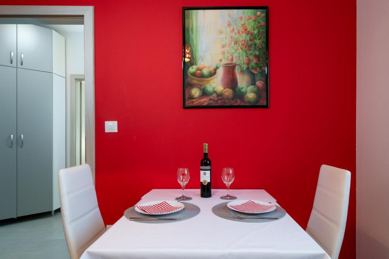 Apartments Greta & Ivona พูลา ภายนอก รูปภาพ