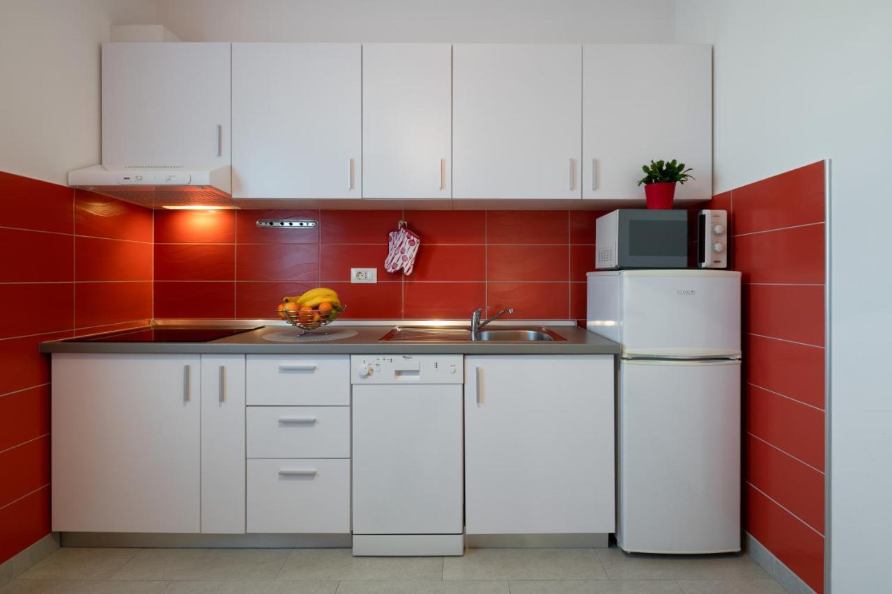 Apartments Greta & Ivona พูลา ภายนอก รูปภาพ